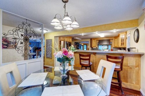 108 Hickory Hl Rd, New Britain CT 06052-1009 exterior