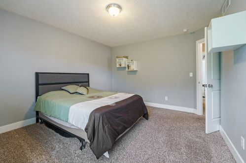 6269 Wilmington Dr, Meskegon MI 49444-7892 exterior