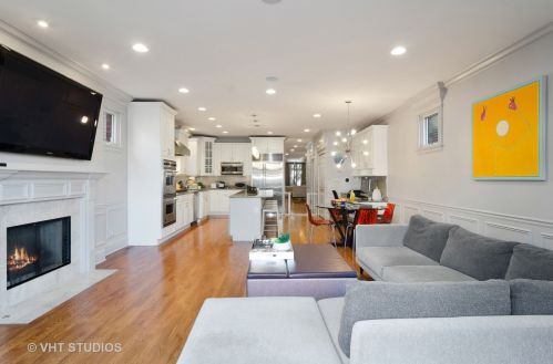 1908 Barry Ave, Chicago IL 60657-2022 exterior