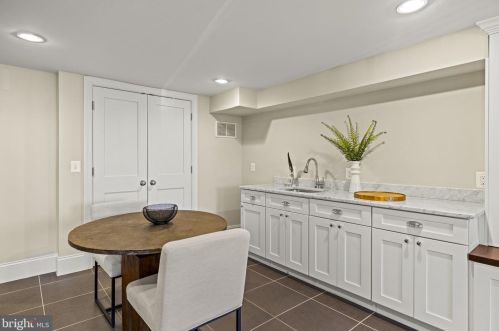 1213 F St, Washington DC  20002-6313 exterior