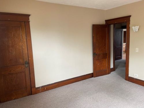 15 Sylvan St, Springfield, MA 01108-3036