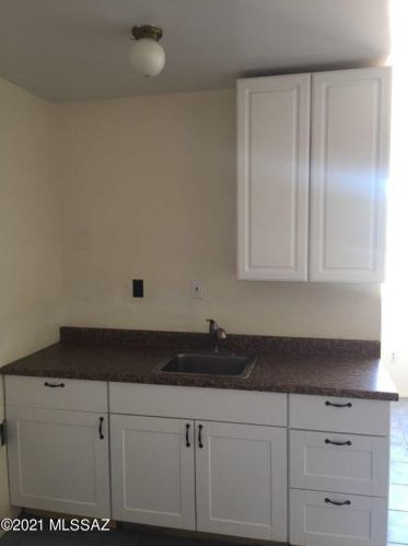 233 Adams St, Tucson AZ  85705-6533 exterior