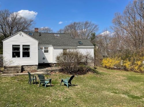 35 Carter Rd, Worcester MA 01609-1038 exterior