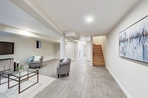 4912 Washington Park Ct, Chicago IL 60615-2304 exterior