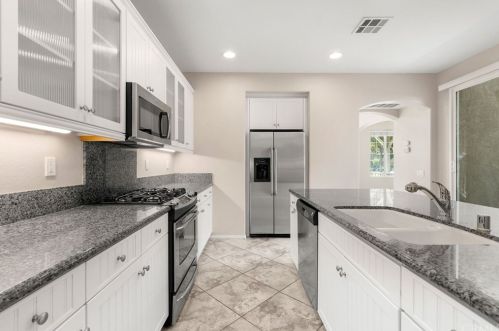 40278 Ayer Ln, Temecula CA 92591-2507 exterior