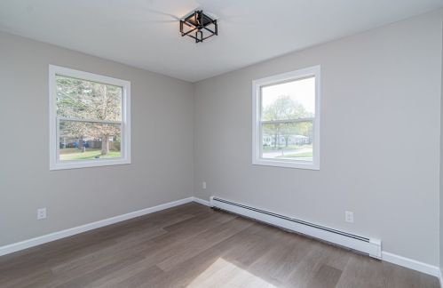 105 Joan St, Springfield MA  01129-1533 exterior