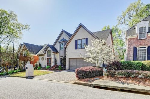 195 Grosvenor Pl, Atlanta, GA 30328-4853