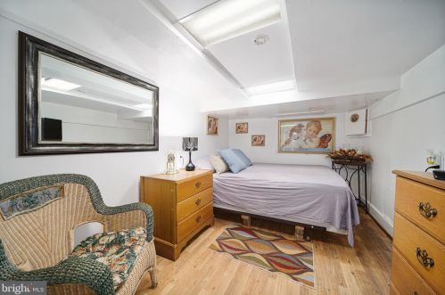 3646 9 St, Philadelphia PA 19140-4319 exterior