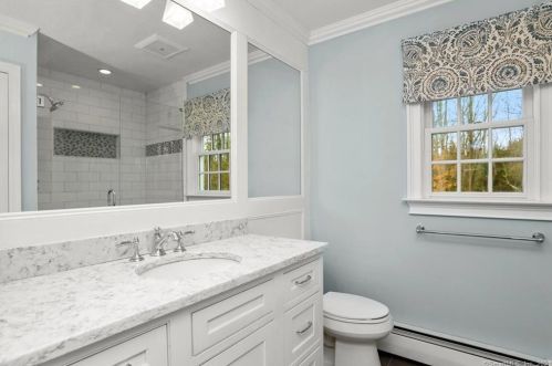 21 Kings Ln, Wilton CT exterior