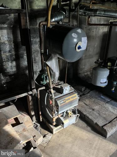 2225 Cv Rd, Camden NJ 08110-3538 exterior