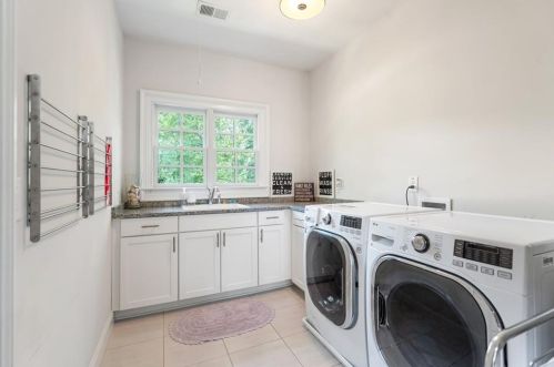 3466 Inman Dr, Atlanta GA 30319-2443 exterior