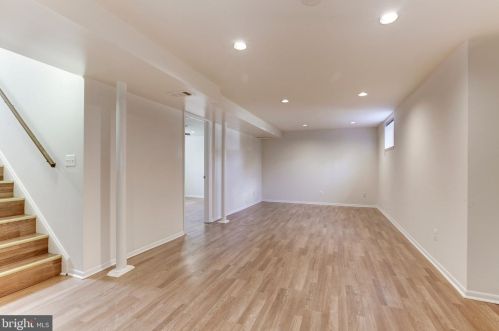 4706 Creek Shore Dr, Rockville MD  20852-2407 exterior