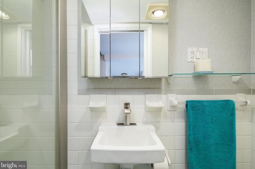 1734 Addison St, Philadelphia PA 19143-1107 exterior