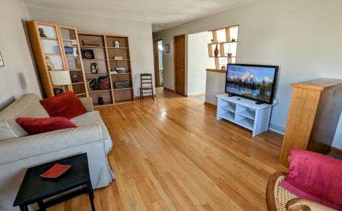 4914 104, Milwaukee WI 53228-3204 exterior