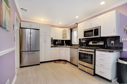 12 Genesee Dr, Commack NY 11725-4026 exterior