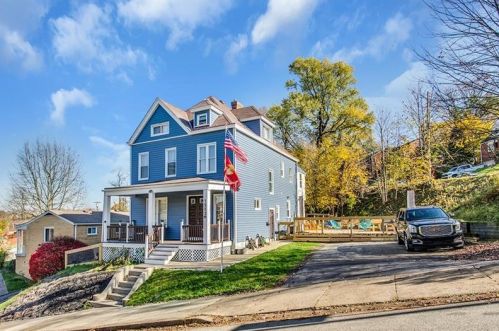 1553 Queensbury St, Pittsburgh, PA 15205-3711