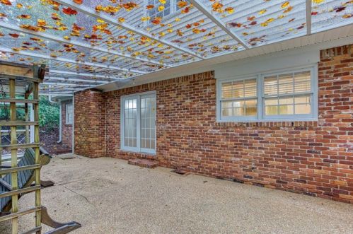 1638 Fernleaf Cir, Atlanta GA 30318-1417 exterior