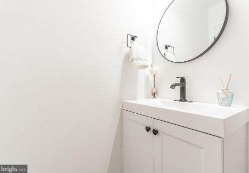 1271 16th St, Washington DC  20002-2556 exterior