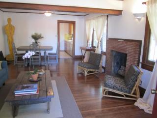 654 Tularosa Dr, Los Angeles CA  90026-3627 exterior