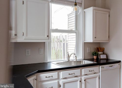 249 New Holland Ave, Lancaster PA 17602-2301 exterior