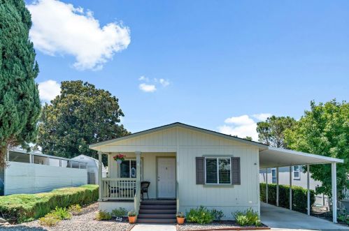 218 Bluebird Ln, Folsom, CA 95630-1702