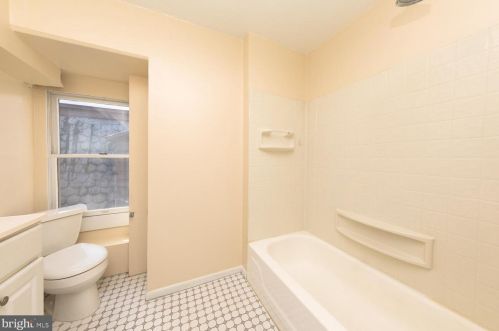 743 26 St, Philadelphia PA 19146-4402 exterior