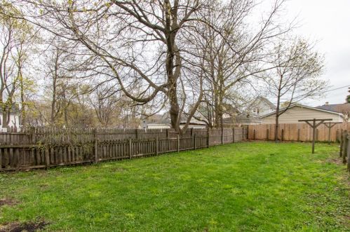 419 Ctr St, Waukegan IL 60085-3830 exterior