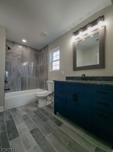 1996 Price St, Rahway NJ 07065-4423 exterior