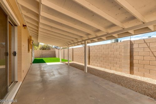 6702 42nd Ave, Phoenix AZ 85029-3068 exterior