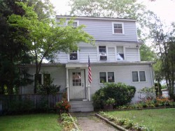 1828 Washington St, Newton, MA 02466-3008
