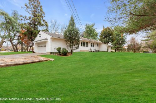 176 Bartley Rd, Jackson Twp NJ  08527-1240 exterior