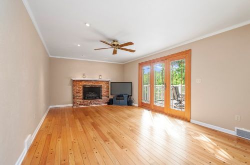 181 Penhurst Dr, Pittsburgh PA 15235-5318 exterior