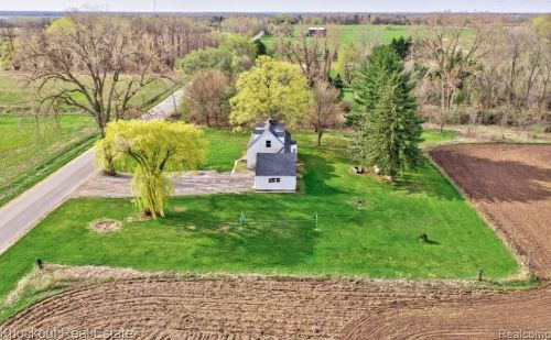 5450 Atkins Rd, Vassar MI 48768-9479 exterior