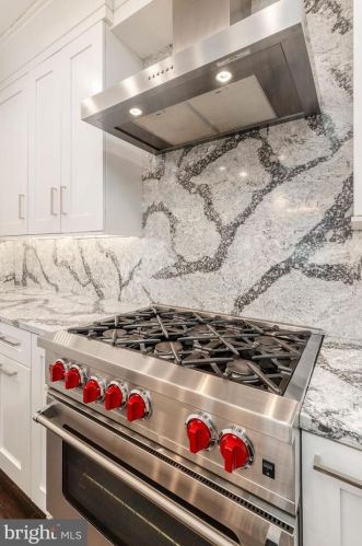 2109 Locust St, Philadelphia PA 19103-4802 exterior