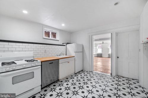 1420 17 St, Philadelphia PA 19146-4714 exterior