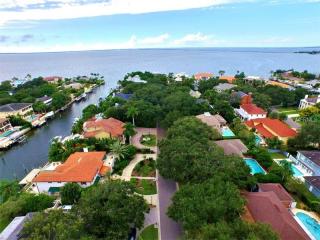 4915 Andros Dr, Tampa, FL 33629-4801