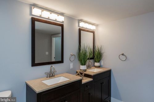 328 Walnut St, Lancaster PA  17602-2404 exterior