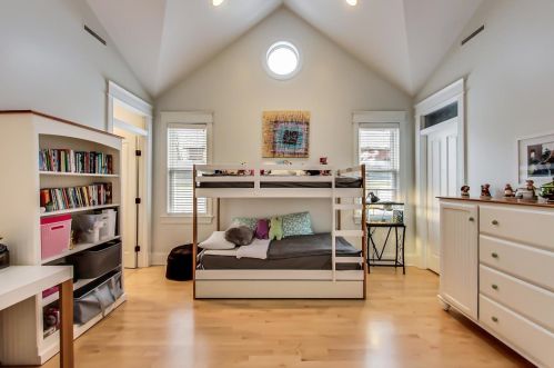 1840 Wellington Ave, Chicago IL 60657-4030 exterior