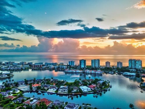 3841 Crayton Rd, Naples FL 34103-3528 exterior