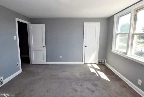 1152 Wycombe Ave, Darby PA 19023-1427 exterior