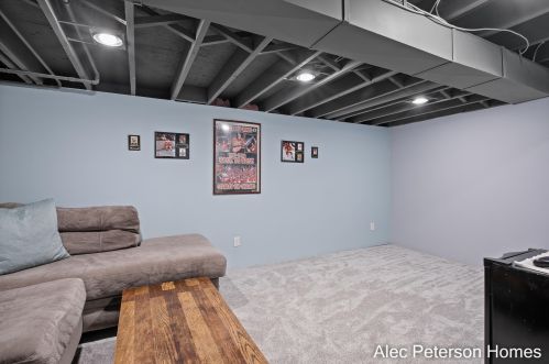 4041 Lester Dr, Grand Rapids MI 49525-1455 exterior