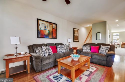 7417 Macon Dr, Glen Burnie MD 21060-8387 exterior