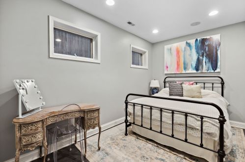 2326 Charleston St, Chicago IL 60647-4112 exterior