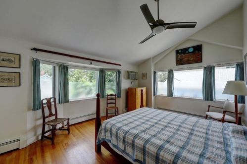 243 Transit St, Providence RI 02906-1023 exterior