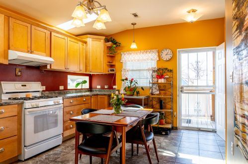 1652 Avers Ave, Chicago IL 60625-6014 exterior