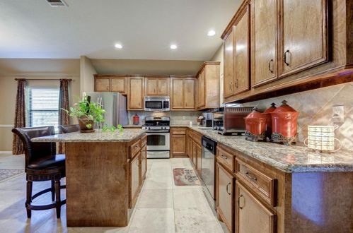 108 Golfview, Montgomery TX 77356-8853 exterior