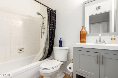 202 Betty Elyse Ln, Phoenix AZ 85032-4254 exterior