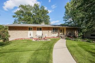 678 Alta Dale Ave, Ada, MI 49301-7886