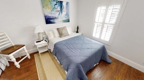 212 Old Tamiami Trl, Naples FL 34110-1142 exterior