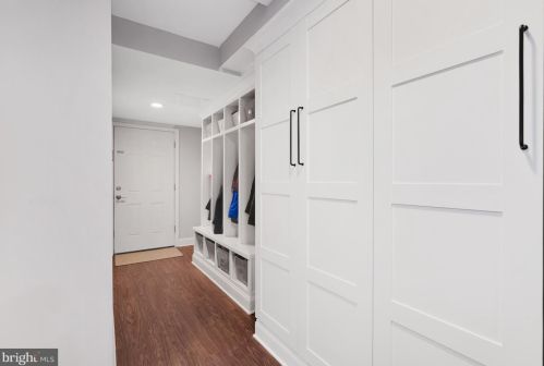 6651 Old Chesterbrook Rd, Mc Lean VA  22101-4661 exterior